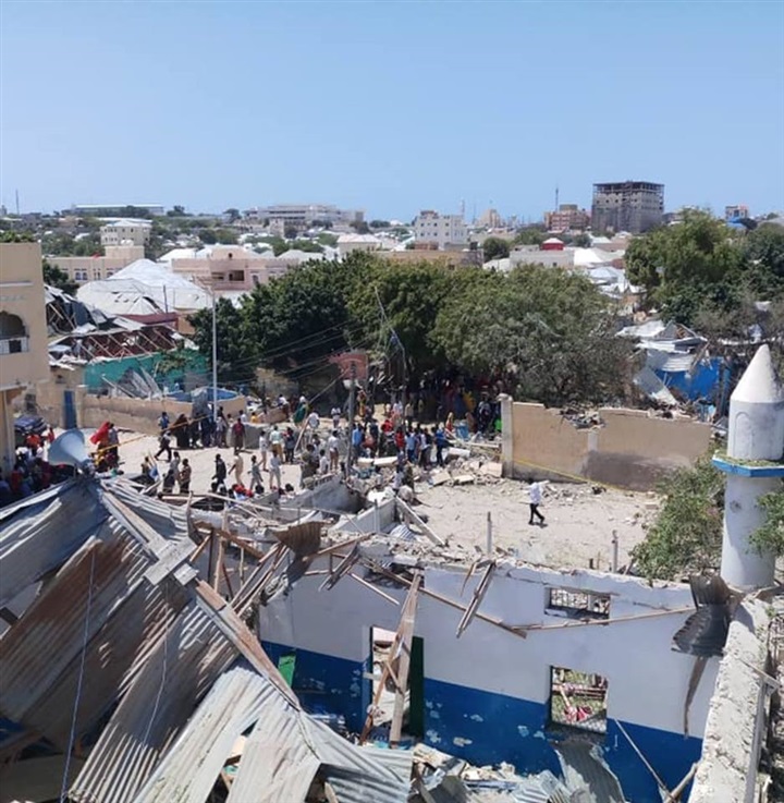 Huge explosion hits Mogadishu