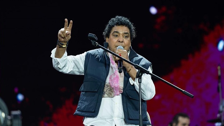 At five in the afternoon, Cairo time (15)