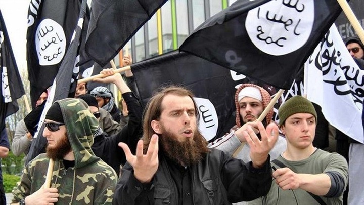 «Islamization of Europe» Groups are the starting points of recruitment young people in favor of Daesh