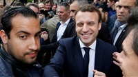 Macron’s office director