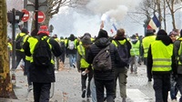 Yellow Vests Hold