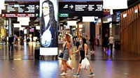 Dubai to allow malls,
