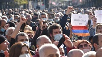 Thousands rally in